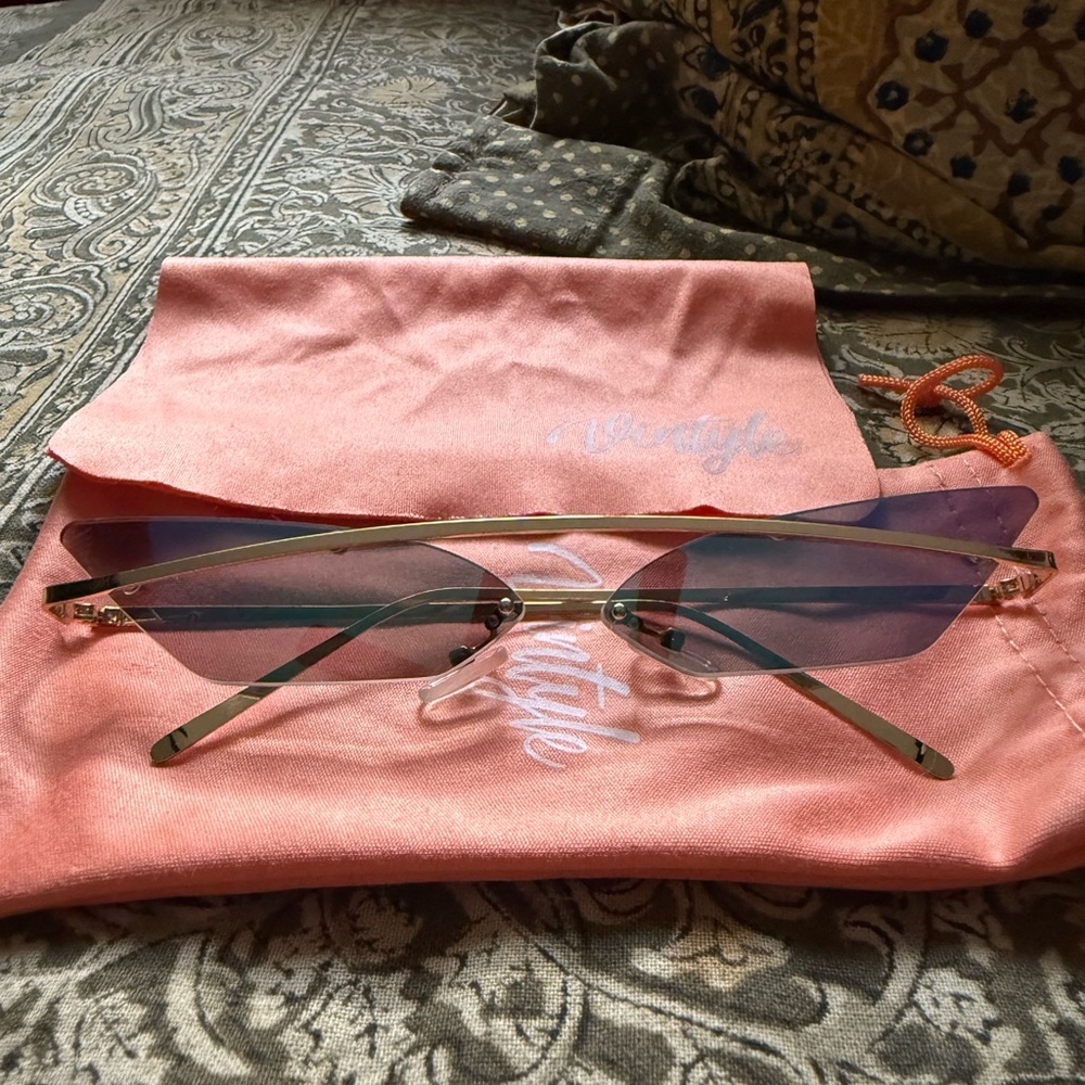 Vintyle Blue Rimless Sunglasses